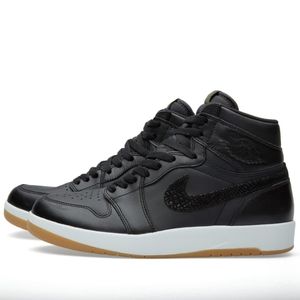 NIB - Nike Air Jordan 1 High The ReturnBlack, Militia Green & White, Size 8